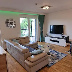 River Deluxe Atal Towers Apartament